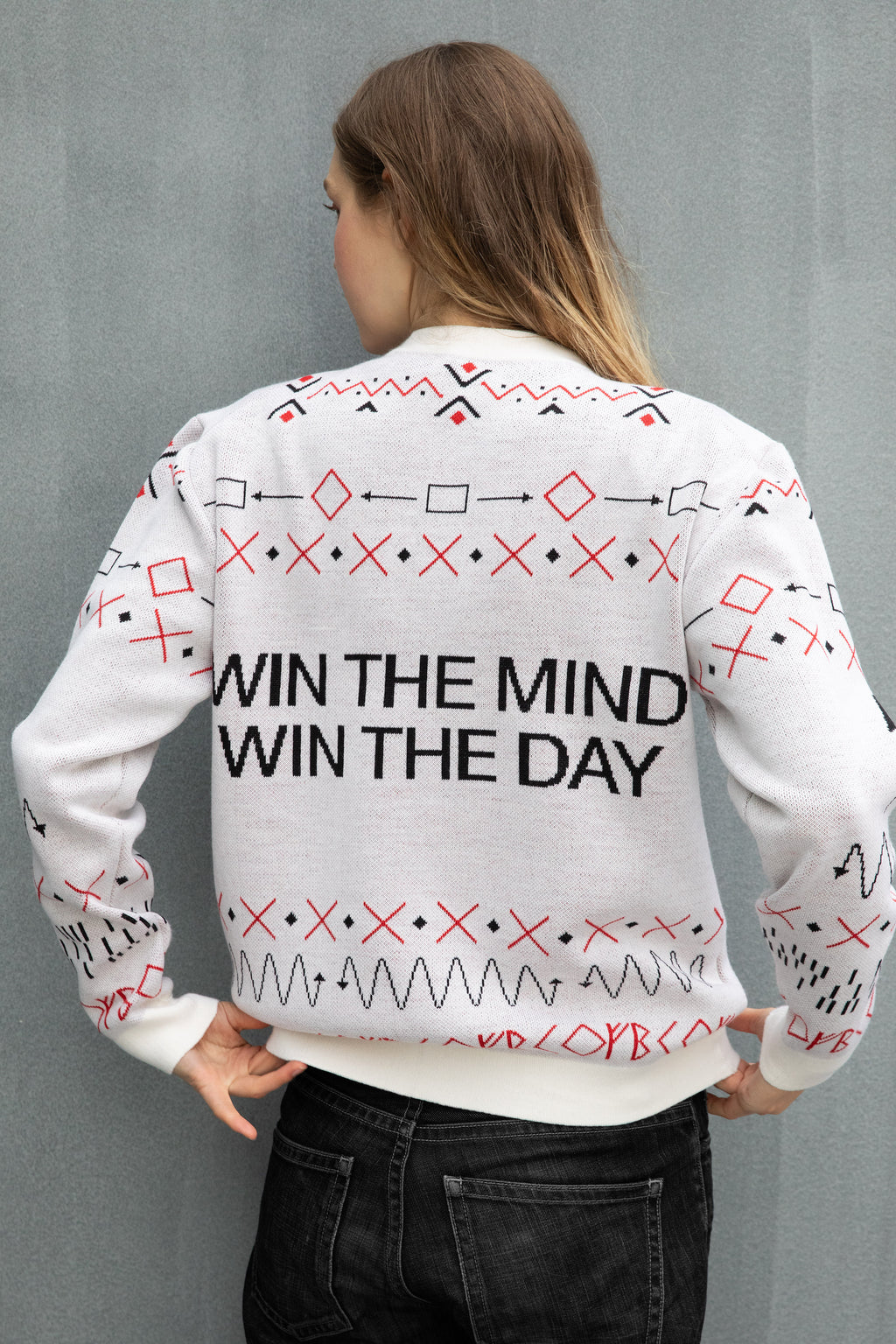 UNISEX SWEATER WIN THE MIND