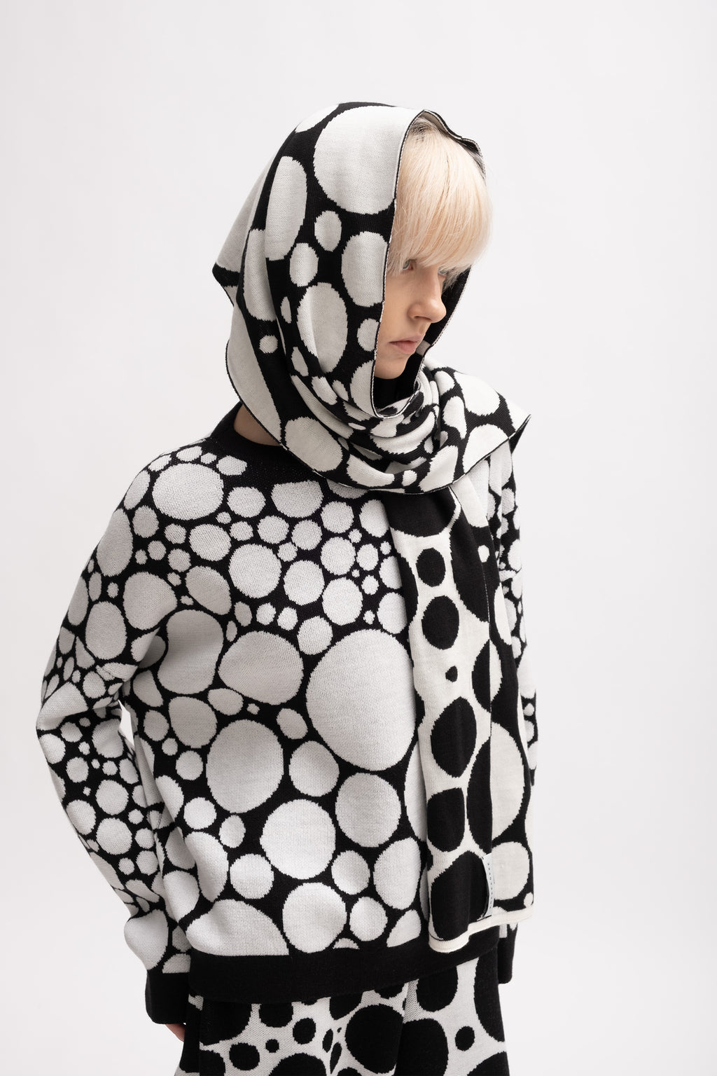 SCARF DOTS